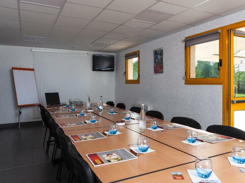 B&B Hotel Angers Parc Expos Verrieres-en-Anjou Exteriör bild